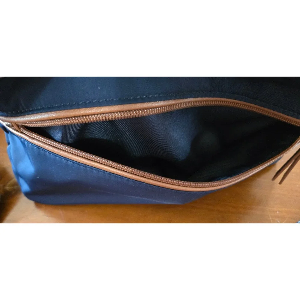 The Sak Classic Chic Navy Blue Nylon Crossbody Bag Tan Trim Organizer Travel